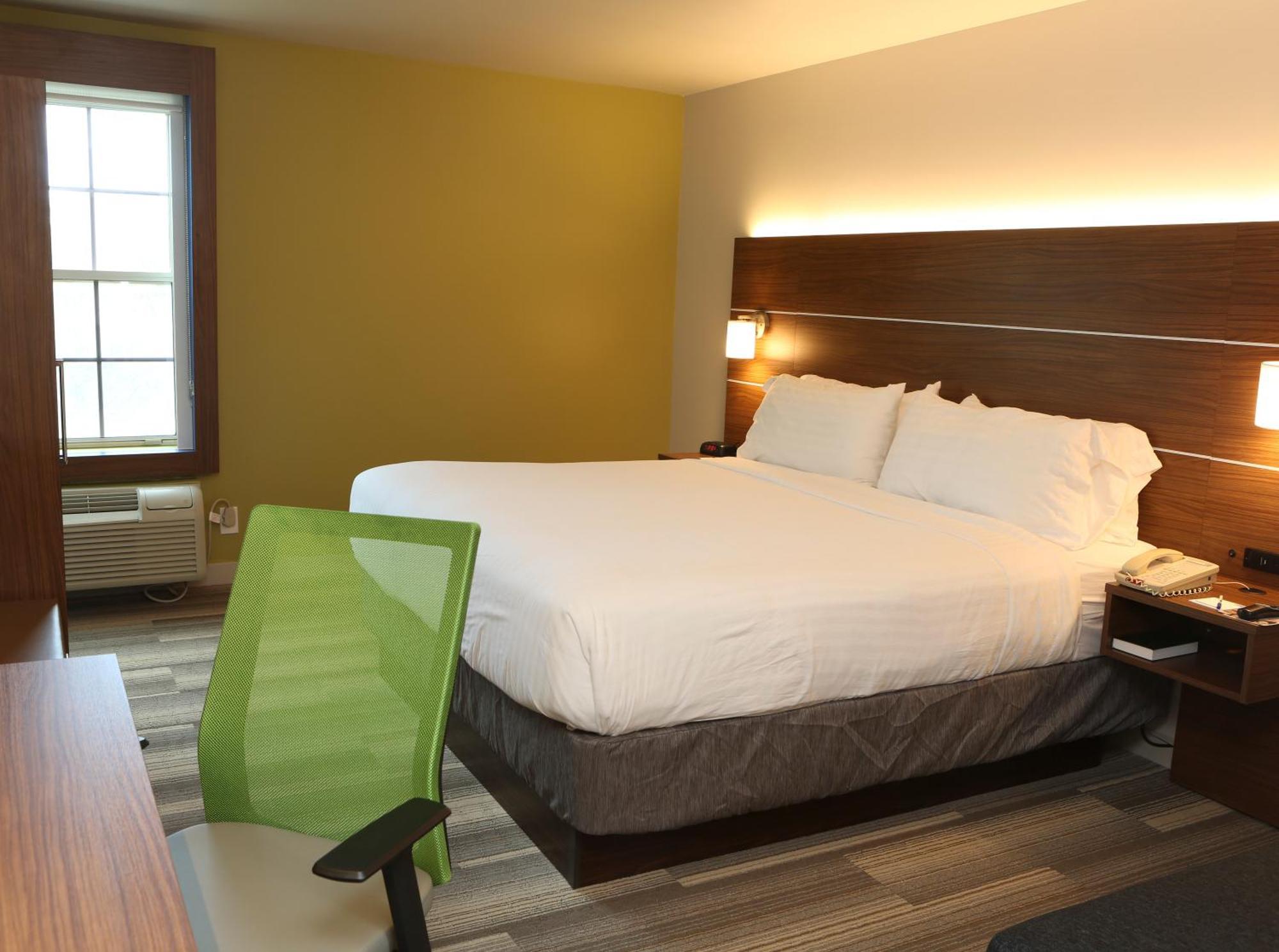 Standard King Room