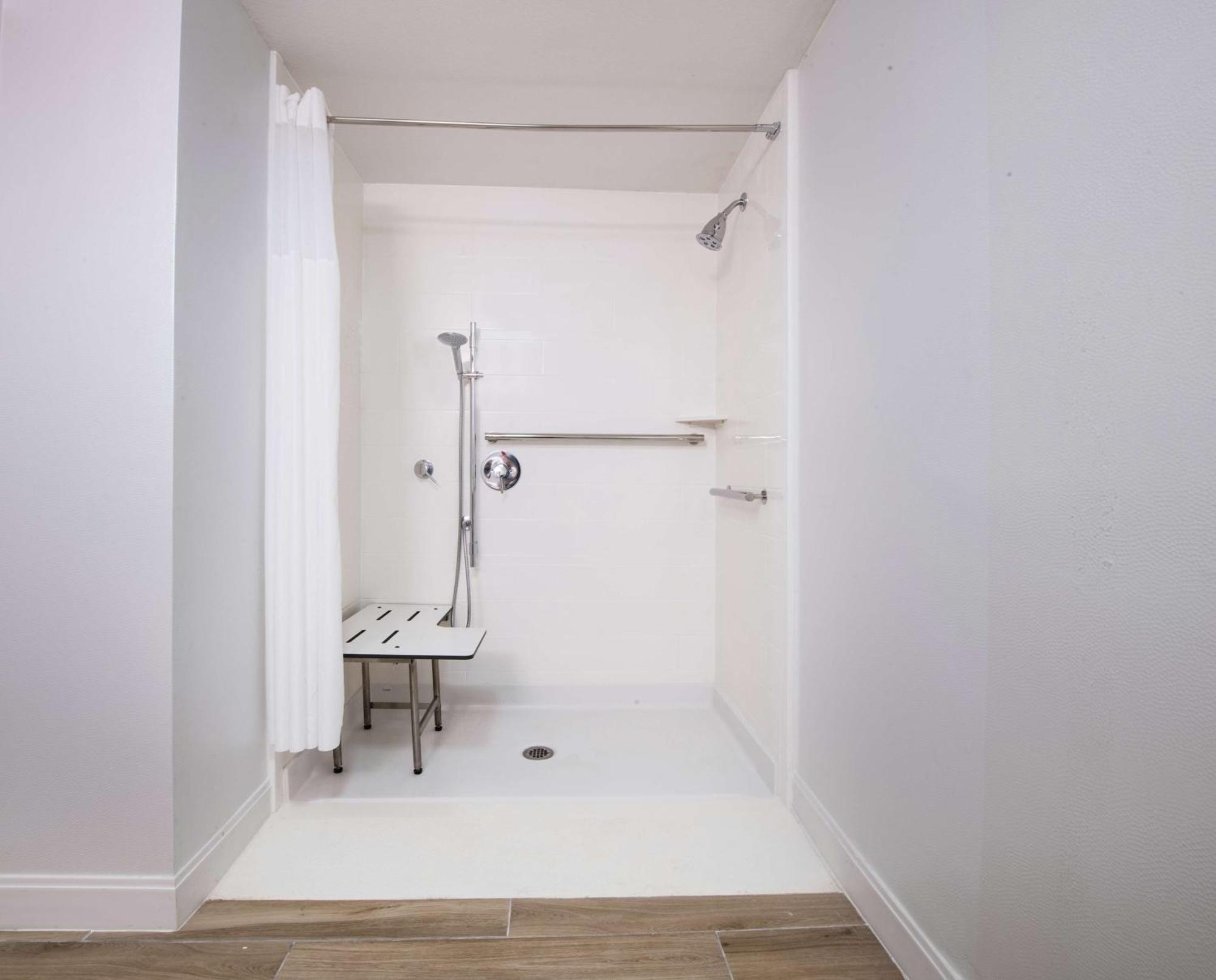 King Room - Mobility Access/Non-Smoking