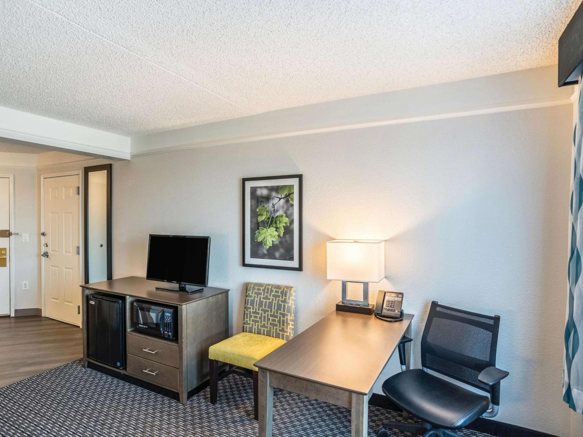 Double Room with Two Double Beds - Disability Access
