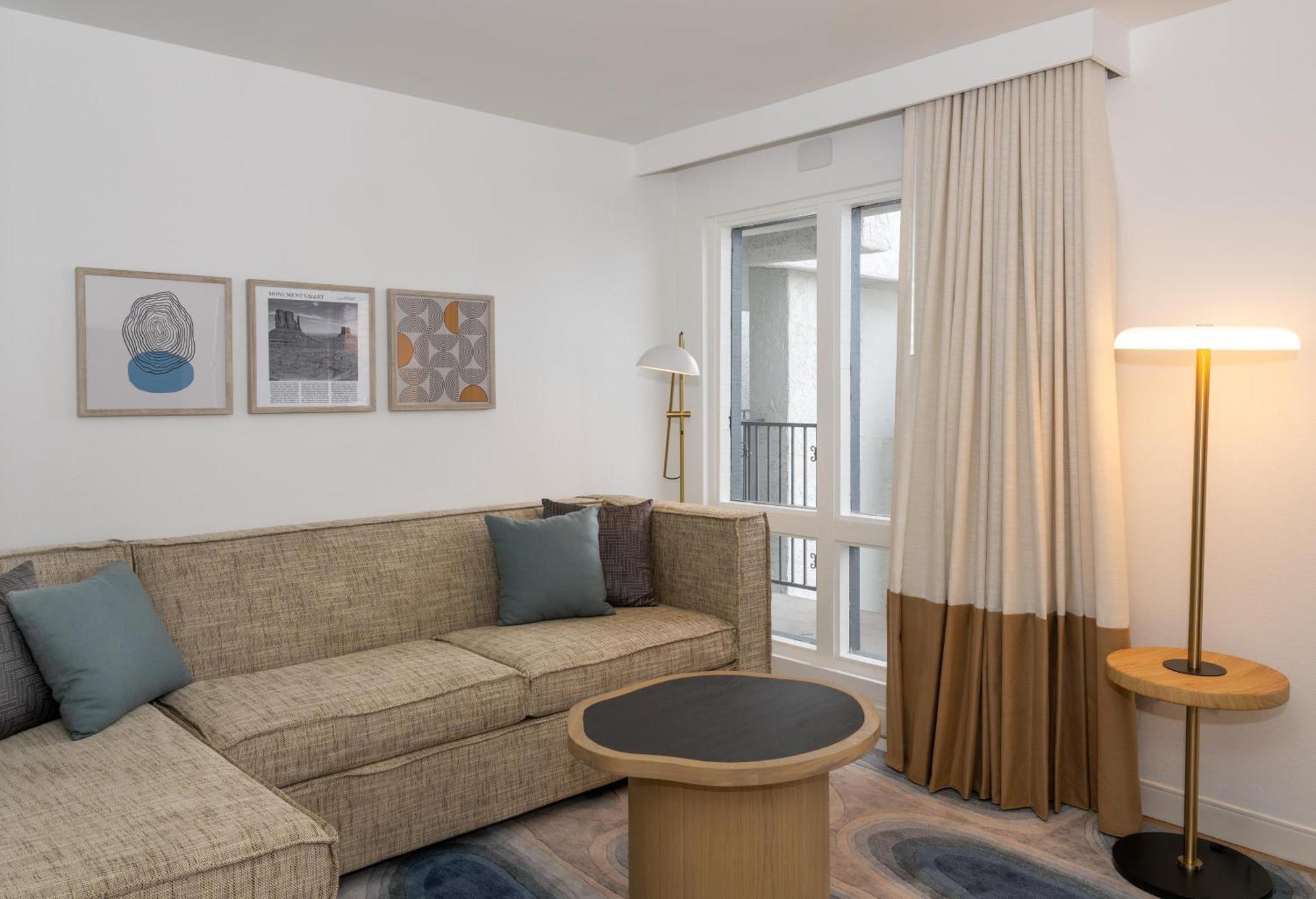 One-Bedroom King Suite