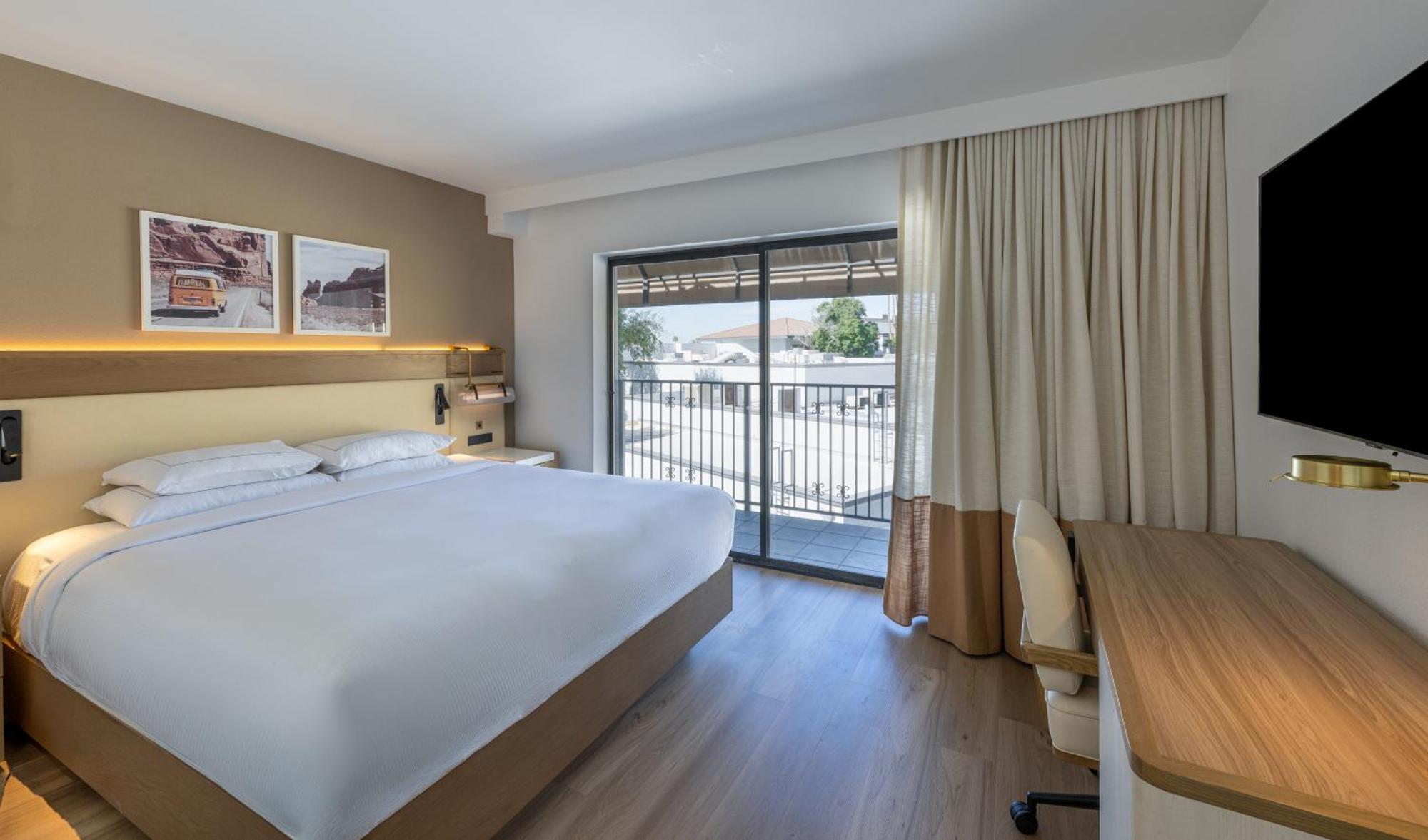One-Bedroom King Suite