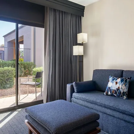 Courtyard By Marriott Phoenix Airport-2