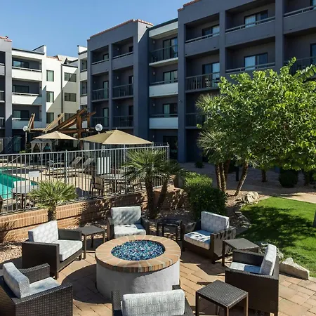 Courtyard By Marriott Phoenix Airport-3