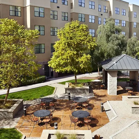Courtyard Phoenix North / Happy Valley-2